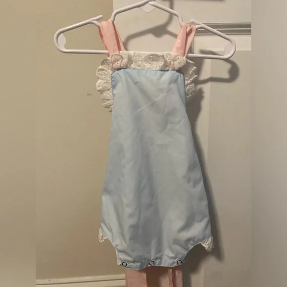 Ruffle Lace romper with bow - Picture 1 of 5